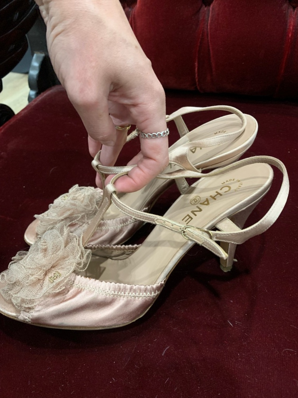 CHANEL Blush Pink Satin Slingback Heels with Rosette Detail - Picture 4 of 7